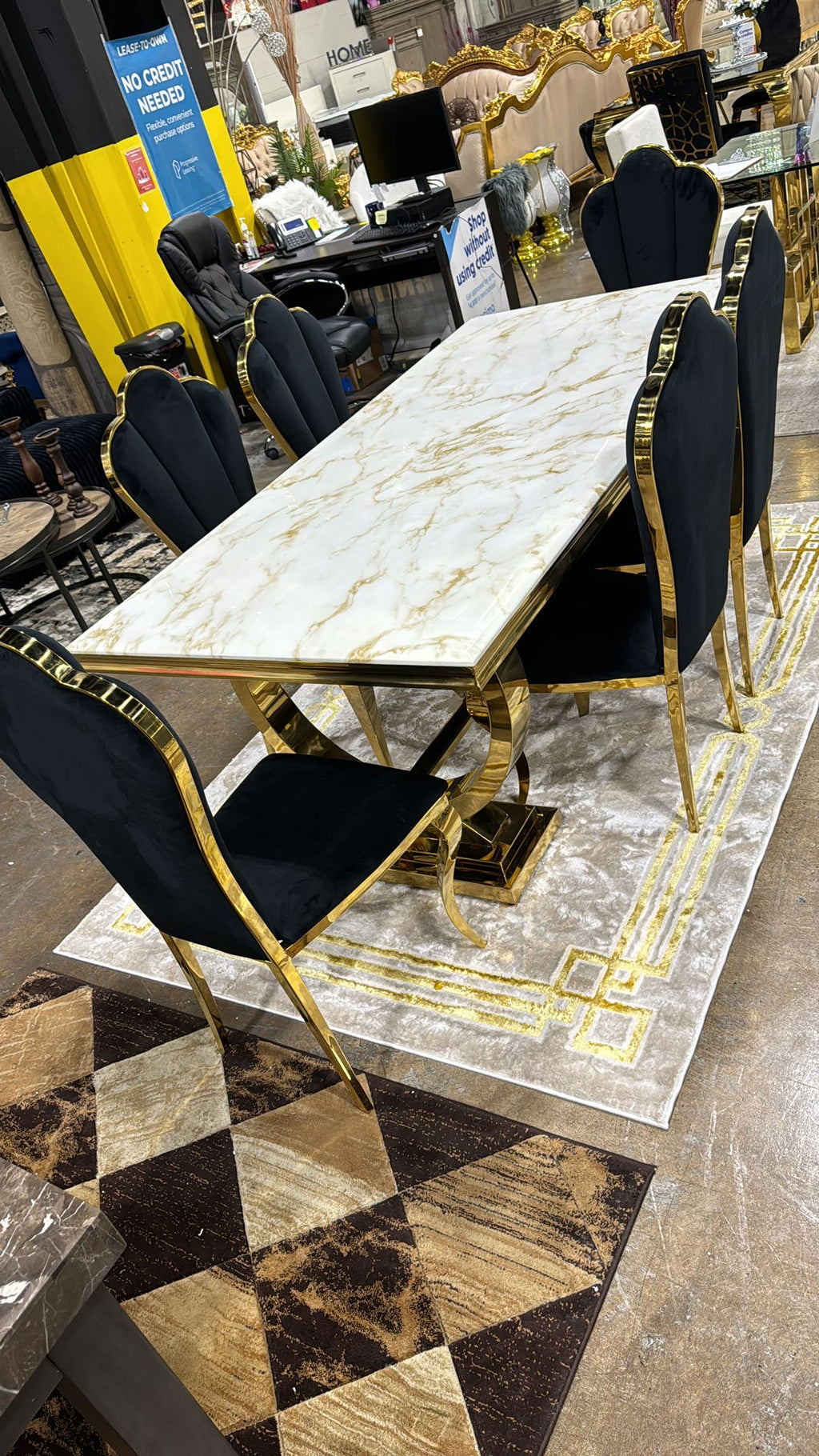 VICTORY GOLD DINING SET