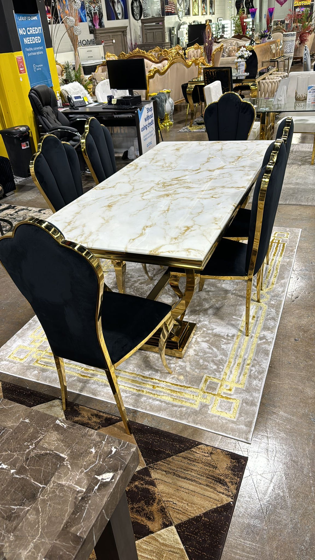 VICTORY GOLD DINING SET